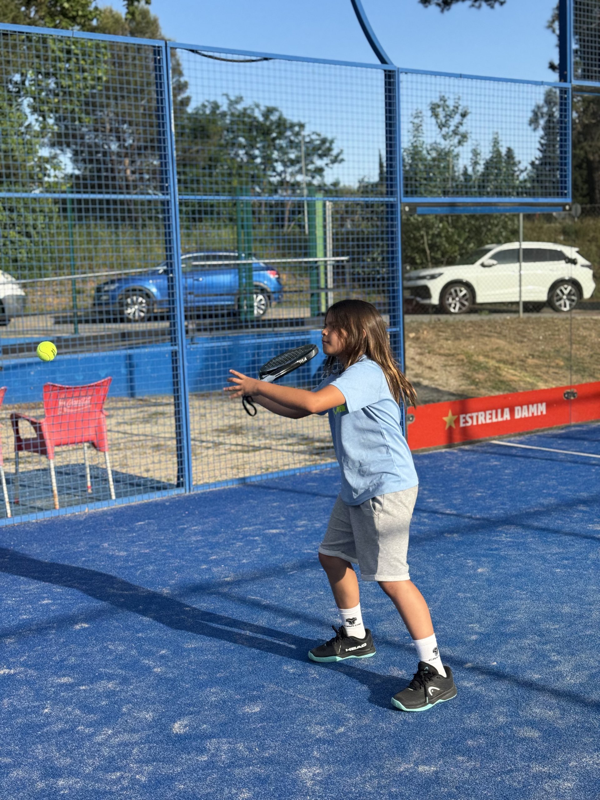 Nens jugant al stage d'estiu
